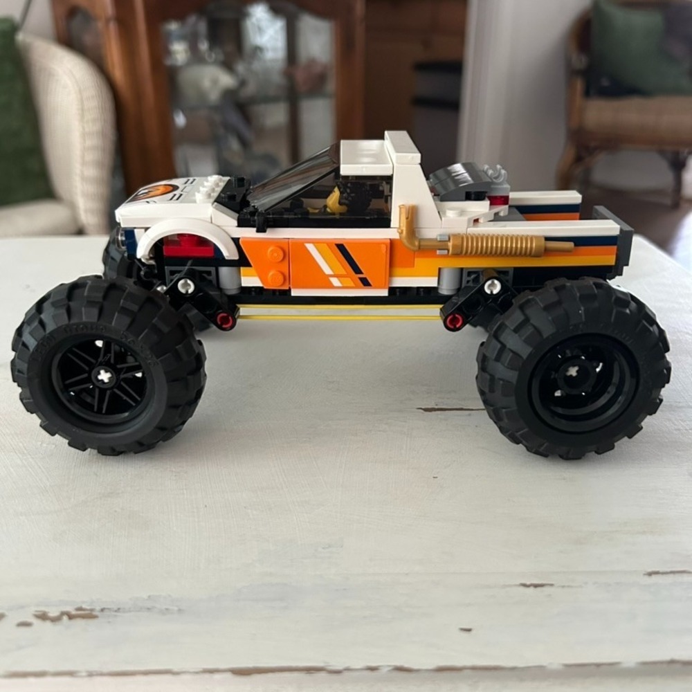 LEGO City Great Vehicles City 4X4 Off-Roader Adventures (Set 60387) - Truck